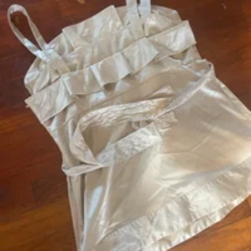 The Limited Sleeveless Ruffled Top Size Large - Picture 3 of 5
